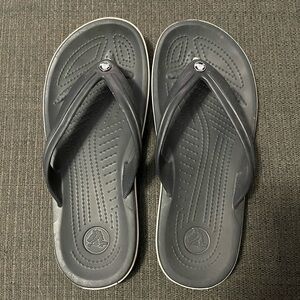 Crocs Flip Flops Men 7/ Women 9 Like New